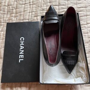 CHANEL Black Leather Pumps with original box